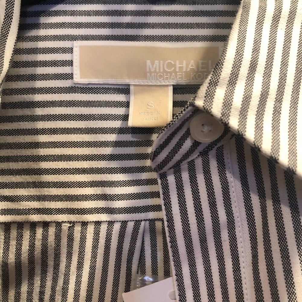 Micheal Kors  white background with Black stripes